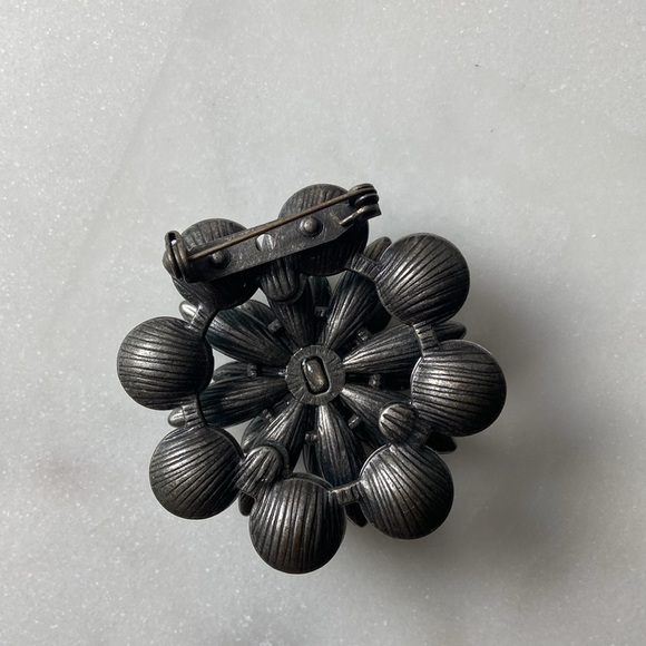 Peacock Green And Silver Floral Brooch - Picture 3 of 3